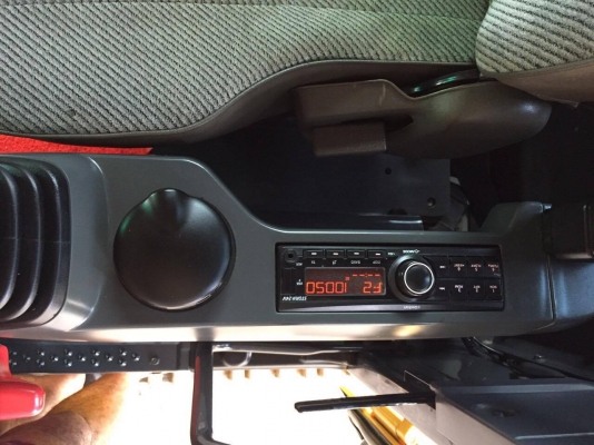 KOMATSU PC200-8MO รถปลายปี 2013 5,xxx ชม. ประกันศูนย์เต็ม ประตัวรถเต็ม สีเดิม รถสวย พร้อมใช้งาน  สนใจติดต่อด่วน 089-0854790