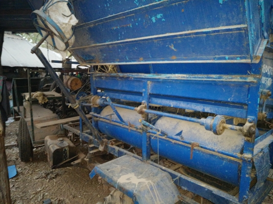 ขาย รถนวดข้าวตู้ 5ฟุต เครื่องisuzu 74 แรง