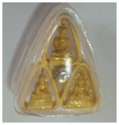 พระแก้วมรกต พระพุทธชินราช พระพุทธโสธร 3มงคล ตรงกลางฝังพลอยเสก เนื้อทองพ่นทราย