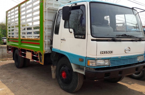 ขาย 6 ล้อ ยาง 900/20 HINO GD3WJKA กระบะยาว 5.50 เมตร เครื่อง WO6E 165 แรงม้า คัสซีสวยตลอดเส้น เบรคทิฟฟี่ พวงมาลัยพาวเวอร์ ทะเบียนพร้อมโอนครับ