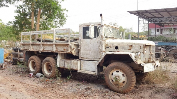 ขาย 10 ล้อ 3 เพลา GMC เครื่อง 6 สูบ เทอร์โบ 230 แรงม้า คัสซีสวยตลอดเส้น พวงมาลัยซ้าย เกียร์เสียต้องเช็ค เอกสารเล่มทะเบียนครบ ราคาต่อรองได้