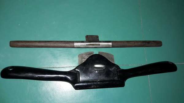 ขายกบผีเสื้อและเขียดไสไม้งานเก่าเก็บตราเพชร