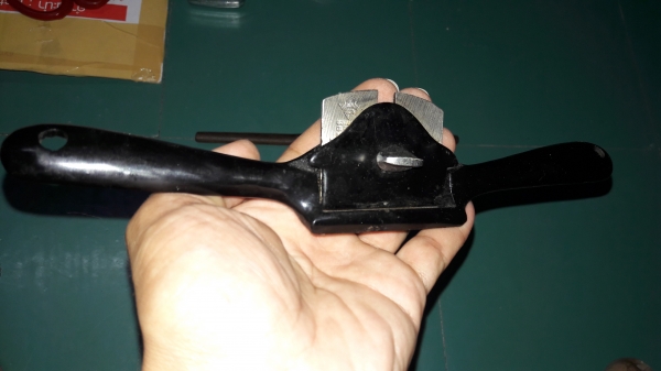 ขายกบผีเสื้อและเขียดไสไม้งานเก่าเก็บตราเพชร ขายกบผีเสื้อและเขียดไสไม้งานเก่าเก็บตราเพชร