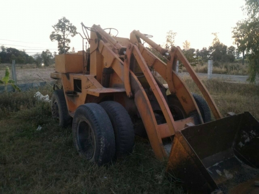 ขาย รถตัก CCM ชลบุรี เครื่อง EH700 168 แรงม้า เพลาขับ FUSO ปั้มดี รถใช้งานอยู่เป็นประจำ ราคาต่อรองได้ครับ