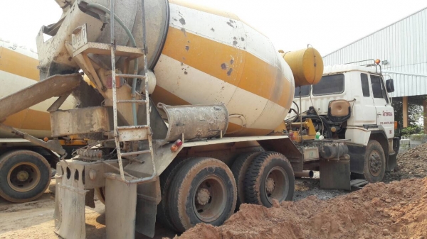 ขาย รถโม่ปูน 6 คิว มีให้เลือกทั้งหมด 5 คัน มี NISSAN 230 แรงม้า และ HINO ZM 260 แรงม้า รถพร้อมใช้ ทะเบียนครบทุกคัน ราคาต่อรองได้ครับ ขาย รถโม่ปูน 6 คิว มีให้เลือกทั้งหมด 5 คัน มี NISSAN 230 แรงม้า และ HINO ZM 260 แรงม้า รถพร้อมใช้ ทะเบียนครบทุกคัน ราคาต่อรองได้ครับ