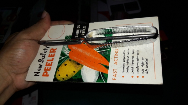 ขายที่ปอกเจาะคว้านผักผลไม้งานญี่ปุ่นใหม่เก่าเก็บ PEELER NEW Safety JAPAN. ขายที่ปอกเจาะคว้านผักผลไม้งานญี่ปุ่นใหม่เก่าเก็บ PEELER NEW Safety JAPAN.