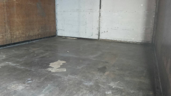 ISUZU NPR 115 HP 4BD1 ปี 35 รถบรรทุกหกล้อตู้แห้ง 3 บานความยาว 4.65 เมตรพร้อมใช้งานได้เลยครับ เครื่องยนต์เดิมๆแรงดี ภายในห้องเก๋งคอนโซลครบพร้อม เกียร์สั้น พวงมาลัยธรรมดา ช่วงล่างแน่นคัชซีสวยมากไม่มีแตกบวมเลยครับ ยาง 8.25 ขอบ 16 สภาพดีประมาณ 65\% พร้อมใช้งาน