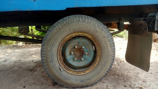 ขายด่วน รถบรรทุกอีแต๋น 4 ล้อ เครื่องยนต์ KUBOTA ET11 - 11 แรง กระบะเกษตรคอกไม้ความยาว 3 เมตรสภาพดีมากครับพร้อมบรรทุกพร้อมใช้งานได้เลย ช่วงล่างแน่นดีคัชซีหน้า 4 ไม่มีผุไม่มีบวม เฟืองท้ายของรถกระบะนิสสัน ยางหน้าขอบ 14 ยางหลังขอบ 15 สภาพดี 60\% พร้อมใช้งาน เอ