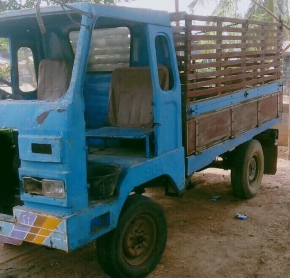 ขายด่วน รถบรรทุกอีแต๋น 4 ล้อ เครื่องยนต์ KUBOTA ET11 - 11 แรง กระบะเกษตรคอกไม้ความยาว 3 เมตรสภาพดีมากครับพร้อมบรรทุกพร้อมใช้งานได้เลย ช่วงล่างแน่นดีคัชซีหน้า 4 ไม่มีผุไม่มีบวม เฟืองท้ายของรถกระบะนิสสัน ยางหน้าขอบ 14 ยางหลังขอบ 15 สภาพดี 60\% พร้อมใช้งาน เอ