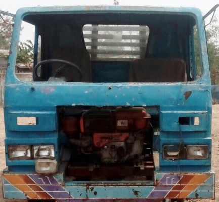 ขายด่วน รถบรรทุกอีแต๋น 4 ล้อ เครื่องยนต์ KUBOTA ET11 - 11 แรง กระบะเกษตรคอกไม้ความยาว 3 เมตรสภาพดีมากครับพร้อมบรรทุกพร้อมใช้งานได้เลย ช่วงล่างแน่นดีคัชซีหน้า 4 ไม่มีผุไม่มีบวม เฟืองท้ายของรถกระบะนิสสัน ยางหน้าขอบ 14 ยางหลังขอบ 15 สภาพดี 60\% พร้อมใช้งาน เอ