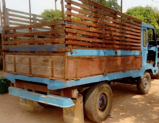 ขายด่วน รถบรรทุกอีแต๋น 4 ล้อ เครื่องยนต์ KUBOTA ET11 - 11 แรง กระบะเกษตรคอกไม้ความยาว 3 เมตรสภาพดีมากครับพร้อมบรรทุกพร้อมใช้งานได้เลย ช่วงล่างแน่นดีคัชซีหน้า 4 ไม่มีผุไม่มีบวม เฟืองท้ายของรถกระบะนิสสัน ยางหน้าขอบ 14 ยางหลังขอบ 15 สภาพดี 60\% พร้อมใช้งาน เอ