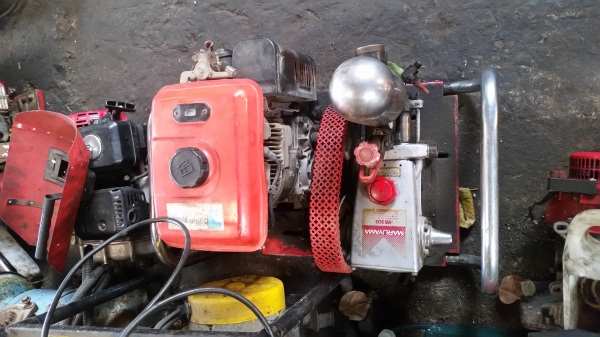 ปั้มฉีดยาพร้อมเครื่อง maruyama เก่าญี่ปุ่น