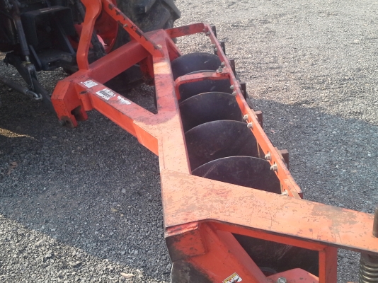 ขาย แทรกเตอร์ KUBOTA M7040 สภาพเดิมๆ ชั่วโมงน้อย  พร้อมลุยงานหนัก