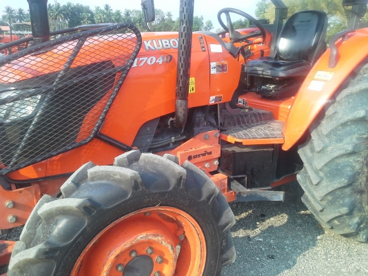 ขาย แทรกเตอร์ KUBOTA M7040 สภาพเดิมๆ ชั่วโมงน้อย  พร้อมลุยงานหนัก