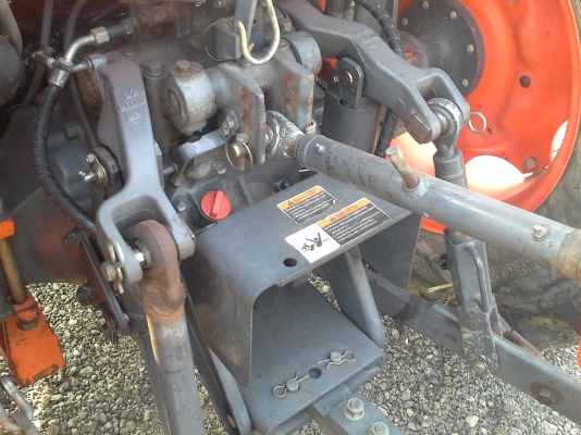 ขาย แทรกเตอร์ KUBOTA M7040 สภาพเดิมๆ ชั่วโมงน้อย  พร้อมลุยงานหนัก