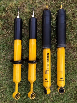 ขายโช้ค oldman emu รุ่นใหม่Nitro charger 4ต้น ถอดจากFortuner