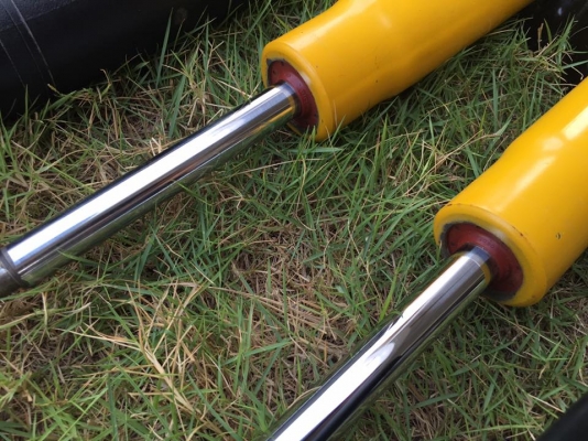 ขายโช้ค oldman emu รุ่นใหม่Nitro charger 4ต้น ถอดจากFortuner