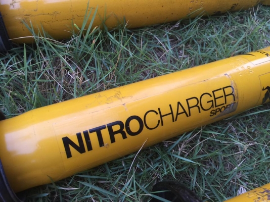 ขายโช้ค oldman emu รุ่นใหม่Nitro charger 4ต้น ถอดจากFortuner