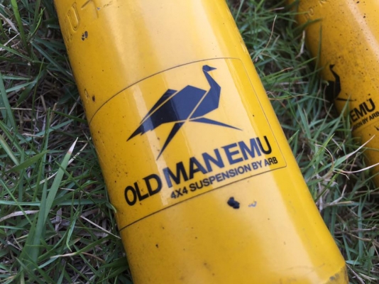 ขายโช้ค oldman emu รุ่นใหม่Nitro charger 4ต้น ถอดจากFortuner