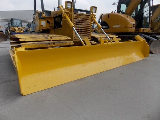 มาอีกแล้ว รถดันKOMATSU แทรคกว้าง 1 เมตร มาอีกแล้ว รถดันKOMATSU แทรคกว้าง 1 เมตร