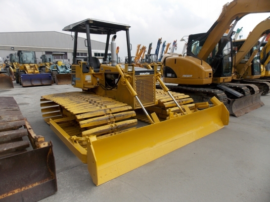 มาอีกแล้ว รถดันKOMATSU แทรคกว้าง 1 เมตร มาอีกแล้ว รถดันKOMATSU แทรคกว้าง 1 เมตร