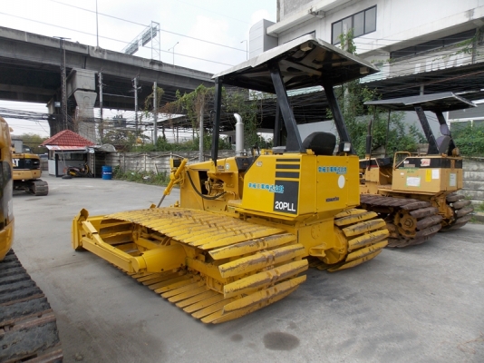 มาอีกแล้ว รถดันKOMATSU แทรคกว้าง 1 เมตร มาอีกแล้ว รถดันKOMATSU แทรคกว้าง 1 เมตร