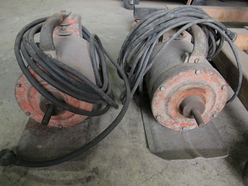 ขายมอเตอร์จี้ปูน2ตัวไม่มีสายจี้ปูน ไฟ220โวลท์พร้อมใช้