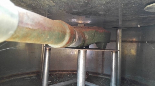 ถังสแตนเลสกวนผสม มอเตอร์ Mitsubishi 2 HP 380V มีหัวแก้สด้านล่าง สภาพใหม่เก่าเก็บพร้อมใช้