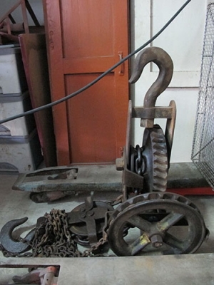 ขายรอกทหารโบราณ รอกมือสาวเหล็กหล่อทั้งตัวแข็งแรงมาก ขายรอกทหารโบราณ รอกมือสาวเหล็กหล่อทั้งตัวแข็งแรงมาก