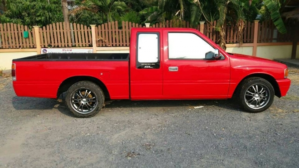 ขายอีซูซุ มังกร เครื่อง 2.5 แอร์เย็นคัทซีสวย สีเต็ม ล้อแม็ก ราคา120,000 สนใจโทร 0866668500 - 0805669540