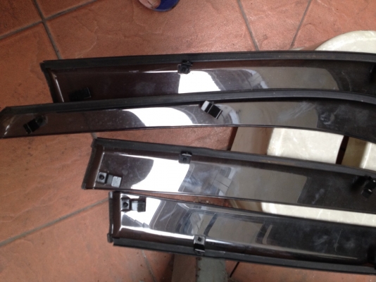 ขายเวทเทอร์การ์ด  accord 94-97 กิ๊บไม่ครบ สภาพสวยรอยน้อยๆ ชุดละ 1000 สนใจ 0827861333