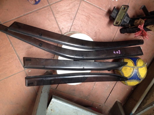 ขายเวทเทอร์การ์ด  accord 94-97 กิ๊บไม่ครบ สภาพสวยรอยน้อยๆ ชุดละ 1000 สนใจ 0827861333