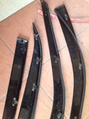 ขายเวทเทอร์การ์ด  accord 94-97 กิ๊บไม่ครบ สภาพสวยรอยน้อยๆ ชุดละ 1000 สนใจ 0827861333