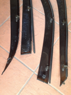 ขายเวทเทอร์การ์ด  accord 94-97 กิ๊บไม่ครบ สภาพสวยรอยน้อยๆ ชุดละ 1000 สนใจ 0827861333