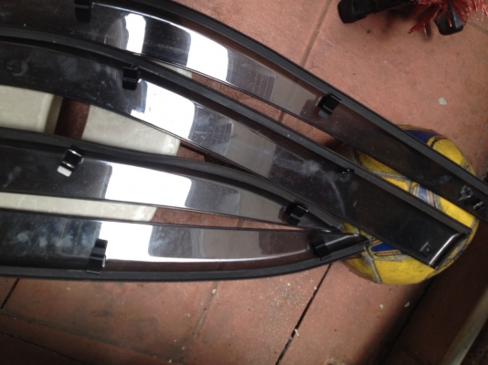 ขายเวทเทอร์การ์ด  accord 94-97 กิ๊บไม่ครบ สภาพสวยรอยน้อยๆ ชุดละ 1000 สนใจ 0827861333