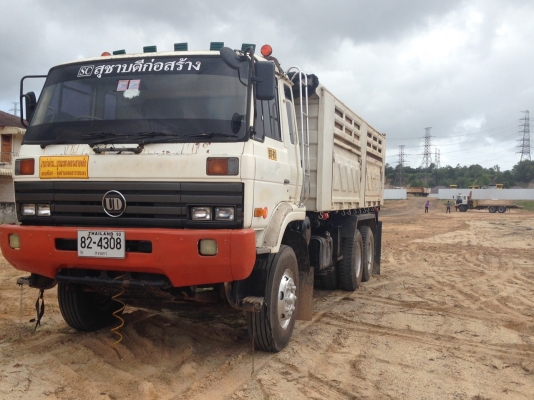 ขายรถนิสสัน  รุ่น CWM430MHR  สนใจติดต่อ  089-6551506