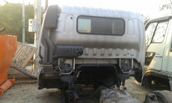 ขายหัวเก๋ง TOYOTA DYNA ขนาดกลาง สำหรับใส่รถ 6 ล้อกลาง 350-400 ราคา 75,000 บาท