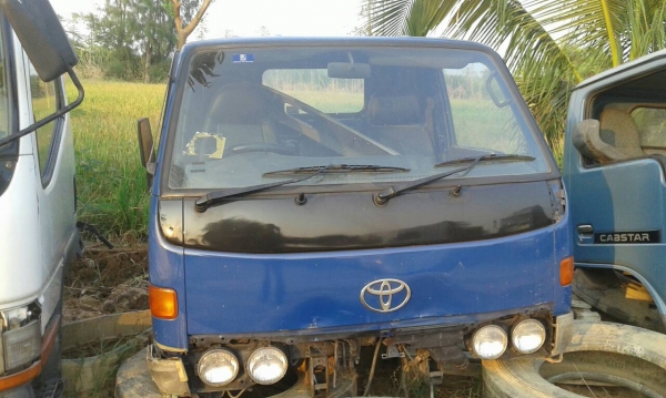 ขายหัวเก๋ง TOYOTA DYNA 4  ล้อ หรือ 6 ล้อเล็ก ราคา  40,000 บาท