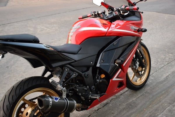 Ninja250 2012  รถบ้านแท้มือเดียว  เล่มชุดโอนครบ ของแต่งแน่น