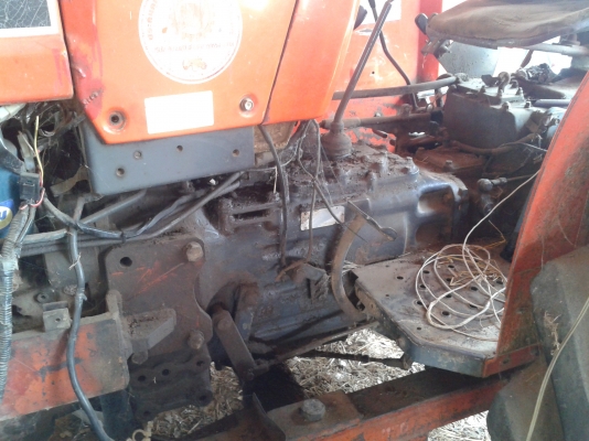 ขายรถไถคูโบต้า 8030  พร้อมอุปกรณ์ ใบมีดดันหน้า ผาน 6 สภาพเดิมมากไม่โทรม พร้อมลุย