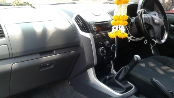 รถบ้านต้องการขาย สภาพเดิมจากห้าง ไมล์น้อย ไม่เคยซ่อม