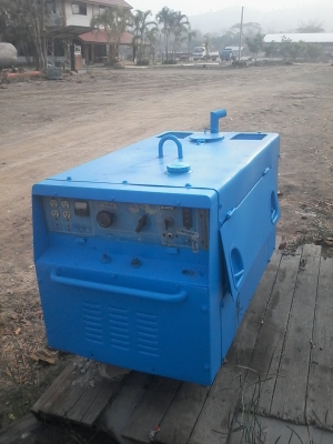 ตู้เชื่อมสนามพร้อมเครื่องปั่นไฟ AIRMAN  เครื่องยนต์ดีเซล จำนวน 2 สูบ ไฟขนาด 230 โวลต์ สามารถนำไปใช้เชื่อมภาคสนามในจุดที่ไม่มีไฟฟ้าและปั่นไฟขนาด 120 โวลต์ ได้ ราคา 36,000 บาท