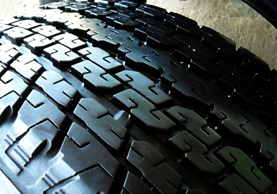 ยางกระบะสูงขอบ16 บริดสโตน265-70-R16 ลงพื้นปี15 (2เส้น2,800) ยางกระบะสูงขอบ16 บริดสโตน265-70-R16 ลงพื้นปี15 (2เส้น2,800)