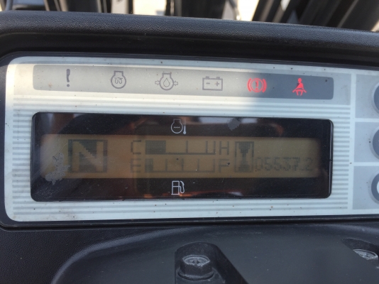 รถยกนิสสันรุ่นล่าสุด ยก 3 ตัน เสาสูง 4 เมตร งาเท เครื่องดีเซล เกียร์ธรรมดา  รถใช้งานมา 5400 ช.ม.