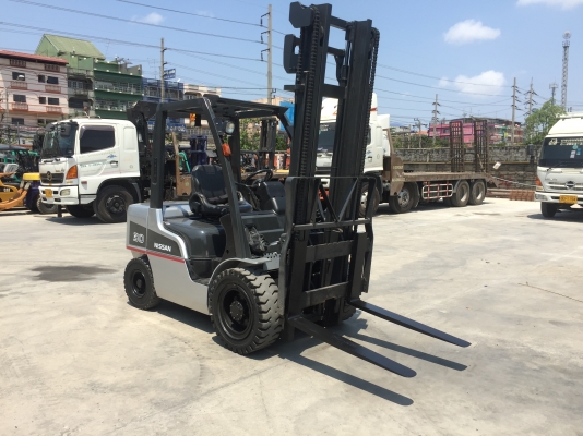 รถยกนิสสัน 3 ตัน เครื่องดีเซล เกียร์ออโต้ ใช้งานมาแค่ 6000 ช.ม.