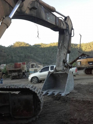 รถแบคโฮ CAT 33OC