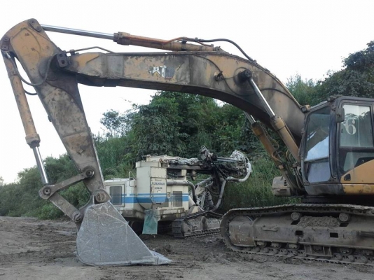 รถแบคโฮ CAT 33OC