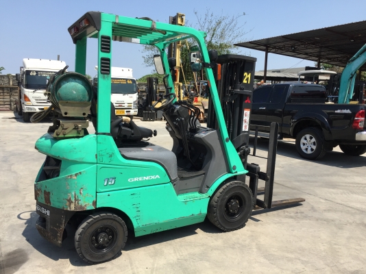 รถยกมิตซูบิชิ 1.5 ตัน เสาสูง 4 เมตรเข้าตู้มีงาสไลด์ เครื่องเบนซินติดแก๊สเกียร์ธรรมดา