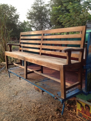 ขายเตียงกับม้านั่งยาว ขายเตียงกับม้านั่งยาว