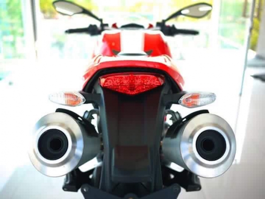 ขาย Ducati Monster 796 รถศูนย์ปลายปี 2014 รถมือเดียว สภาพนางฟ้า สีเดิมทั้งคัน